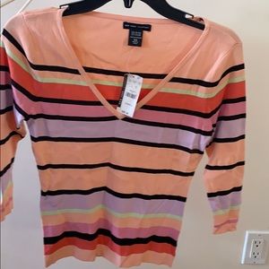 V-neck sweater, new tag on. Beautifulgood quality